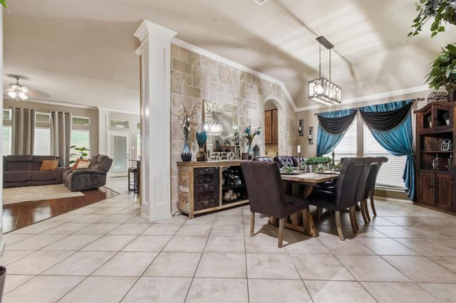 377 Verano DR, Kyle, TX 78640