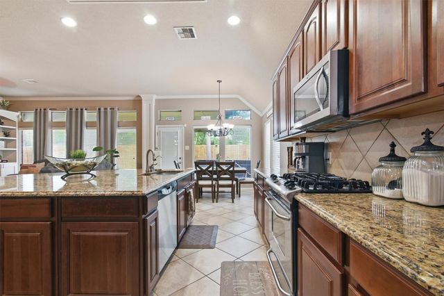 377 Verano DR, Kyle, TX 78640