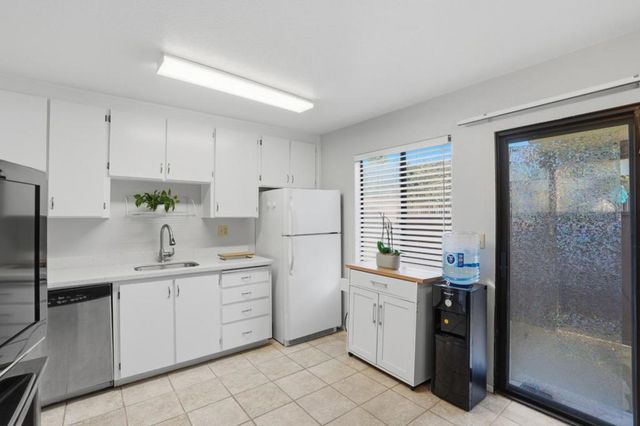 205 Del Valle Cir, El Sobrante, CA 94803