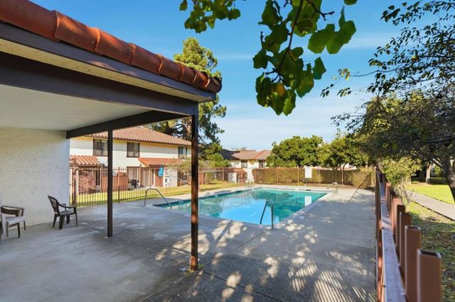 205 Del Valle Cir, El Sobrante, CA 94803