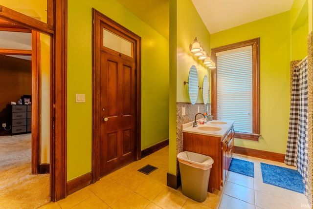 305 Manchester Avenue, Wabash, IN 46992