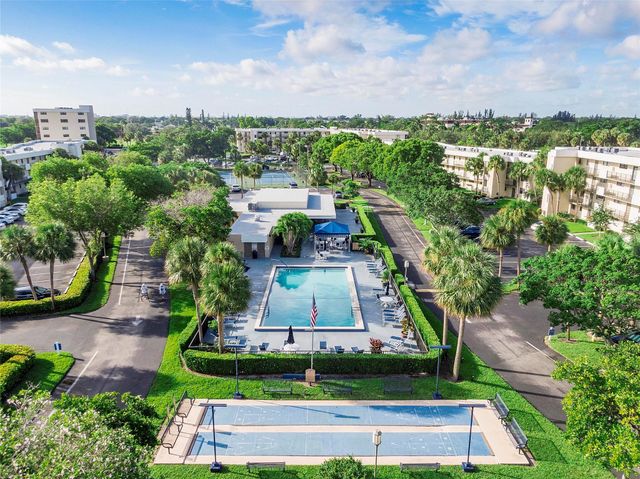 2460 Deer Creek Country Club Boulevard 408-A, Deerfield Beach, FL 33442