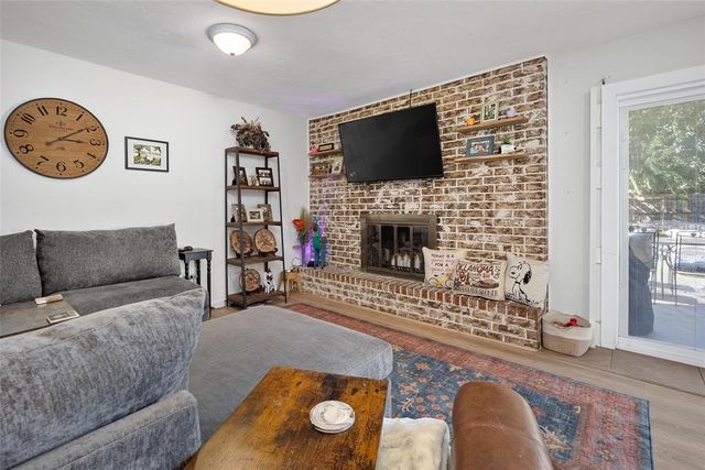605 SW 7th Street, Moore, OK 73160