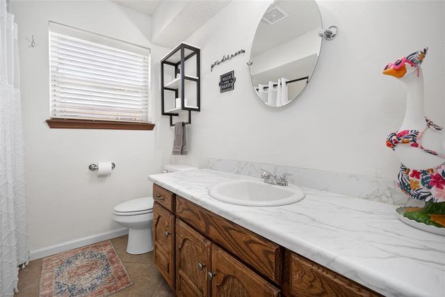 605 SW 7th Street, Moore, OK 73160