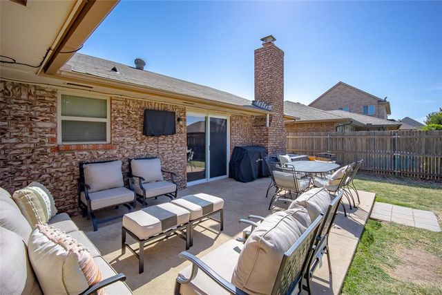 605 SW 7th Street, Moore, OK 73160
