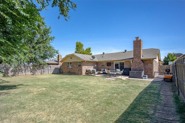 605 SW 7th Street, Moore, OK 73160