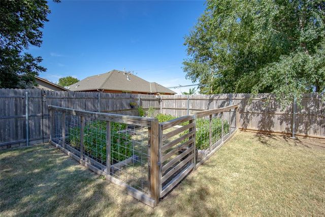605 SW 7th Street, Moore, OK 73160