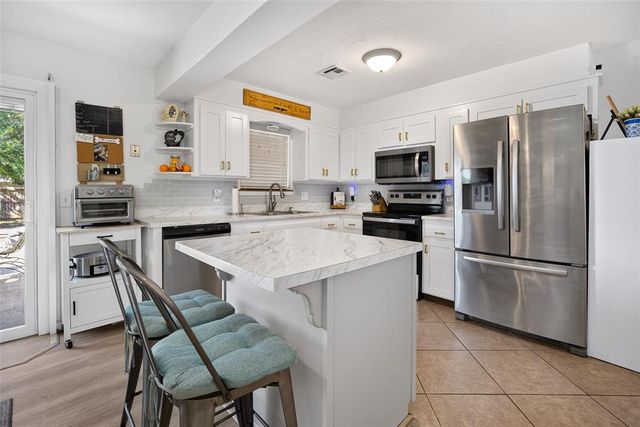 605 SW 7th Street, Moore, OK 73160