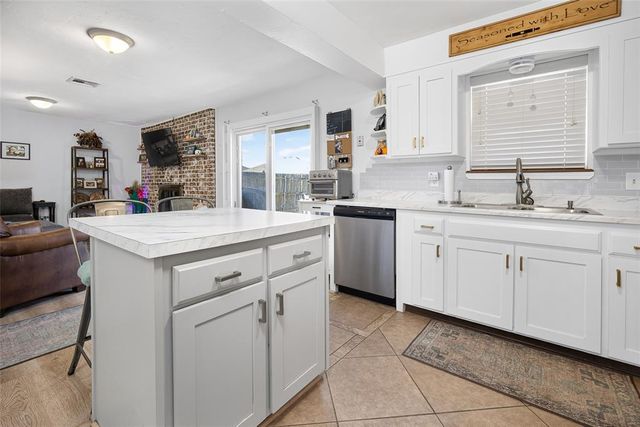 605 SW 7th Street, Moore, OK 73160