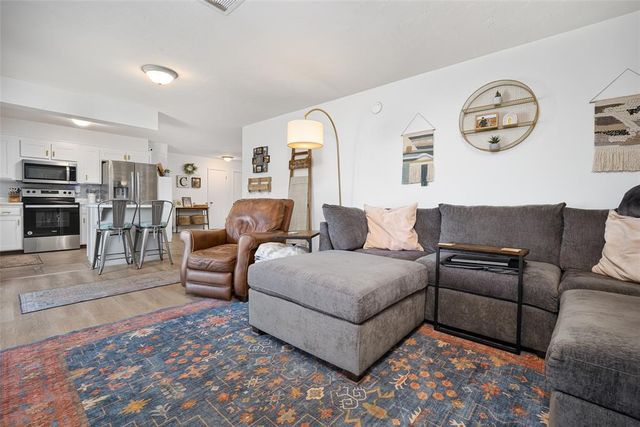 605 SW 7th Street, Moore, OK 73160