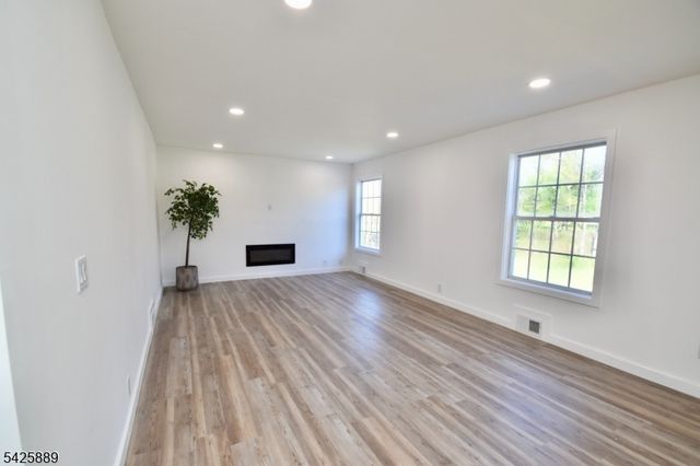 13 Apple Ridge Rd, Vernon Twp., NJ 07461