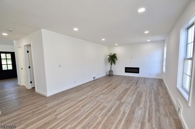 13 Apple Ridge Rd, Vernon Twp., NJ 07461