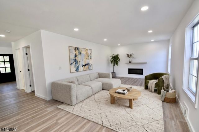 13 Apple Ridge Rd, Vernon Twp., NJ 07461