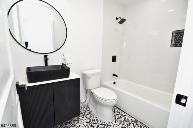 13 Apple Ridge Rd, Vernon Twp., NJ 07461