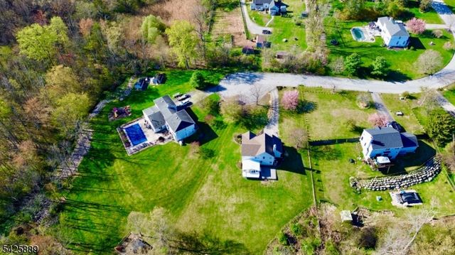 13 Apple Ridge Rd, Vernon Twp., NJ 07461