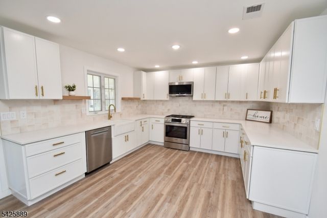 13 Apple Ridge Rd, Vernon Twp., NJ 07461