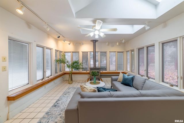 1304 S 30TH Street, Quincy, IL 62301