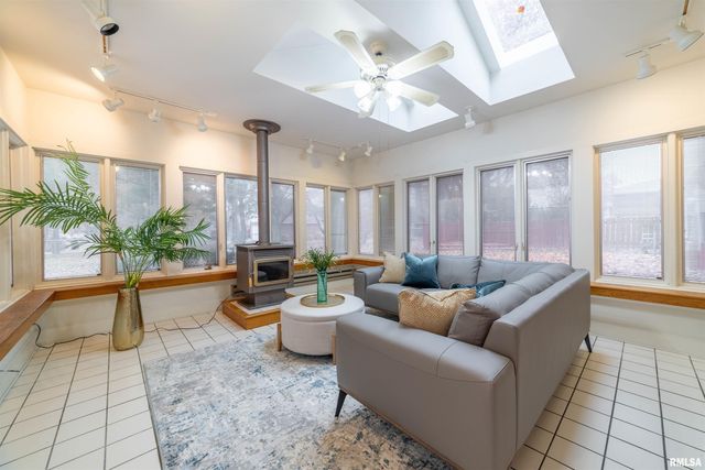 1304 S 30TH Street, Quincy, IL 62301