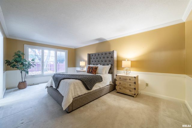 1304 S 30TH Street, Quincy, IL 62301