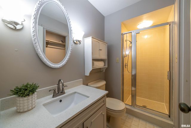 1304 S 30TH Street, Quincy, IL 62301