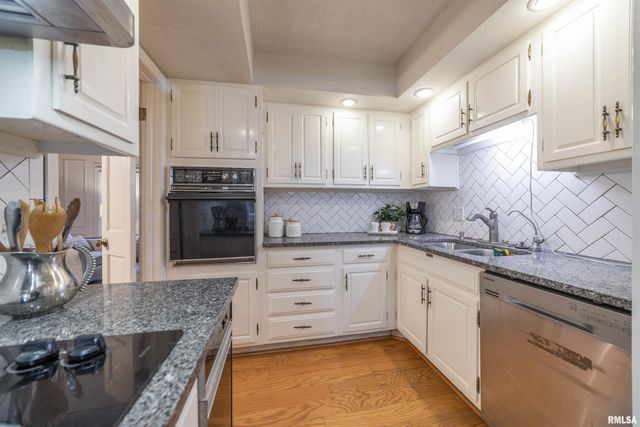 1304 S 30TH Street, Quincy, IL 62301