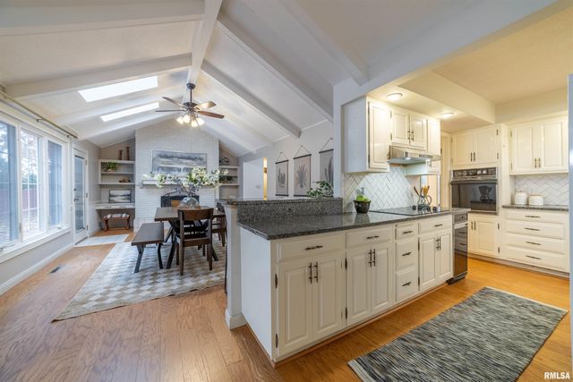 1304 S 30TH Street, Quincy, IL 62301