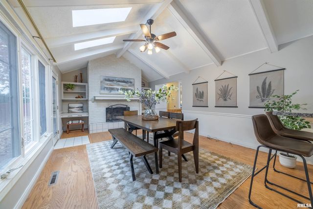 1304 S 30TH Street, Quincy, IL 62301