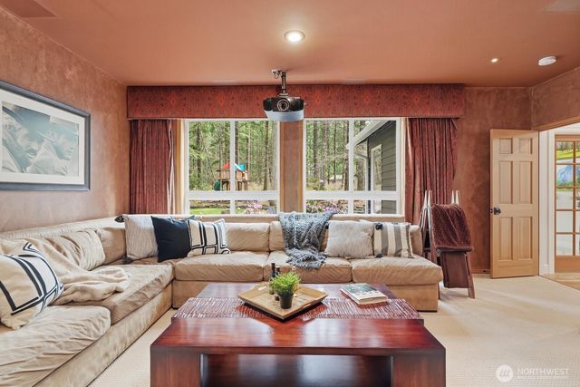 45723 SE 138TH Court, North Bend, WA 98045