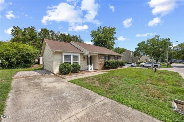 1621 River Knoll Drive, Raleigh, NC 27610