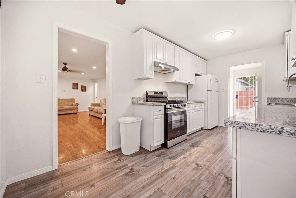 Image 11 of property listing at 1050 W Olive Street, Corona, CA 92882