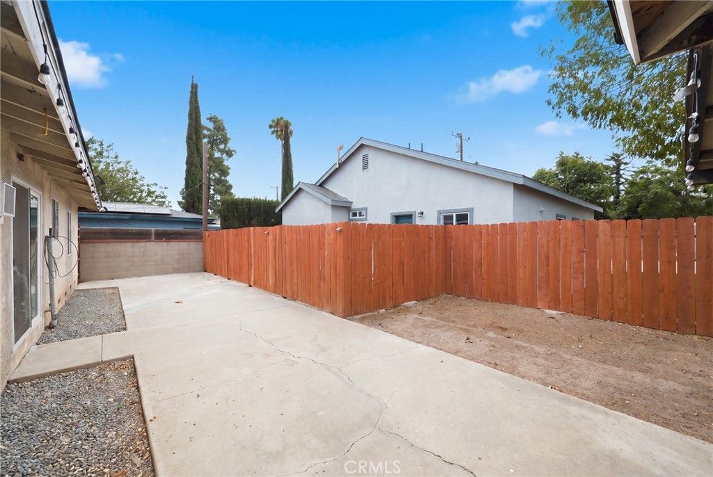 Image 14 of property listing at 1050 W Olive Street, Corona, CA 92882