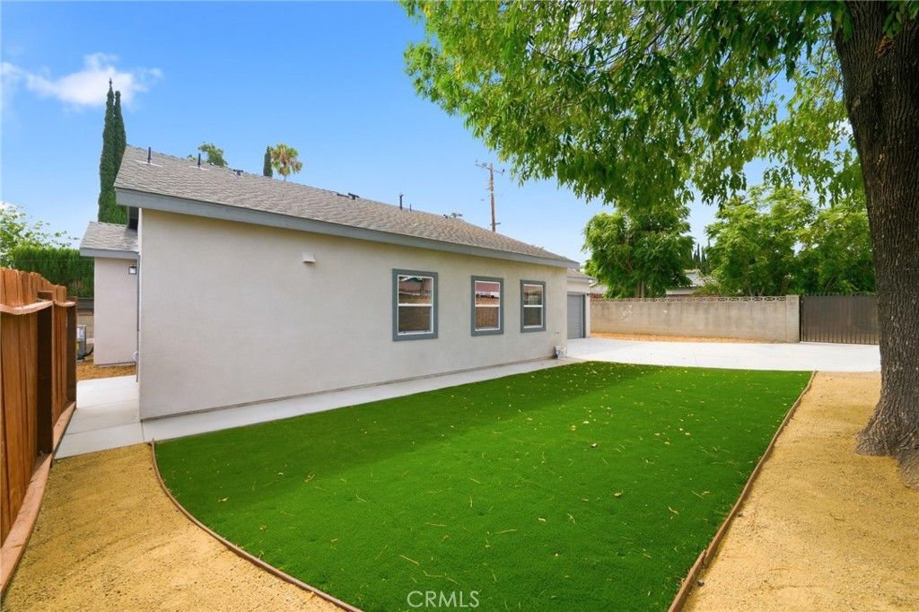 Image 18 of property listing at 1050 W Olive Street, Corona, CA 92882