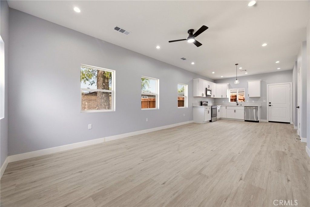 Image 20 of property listing at 1050 W Olive Street, Corona, CA 92882