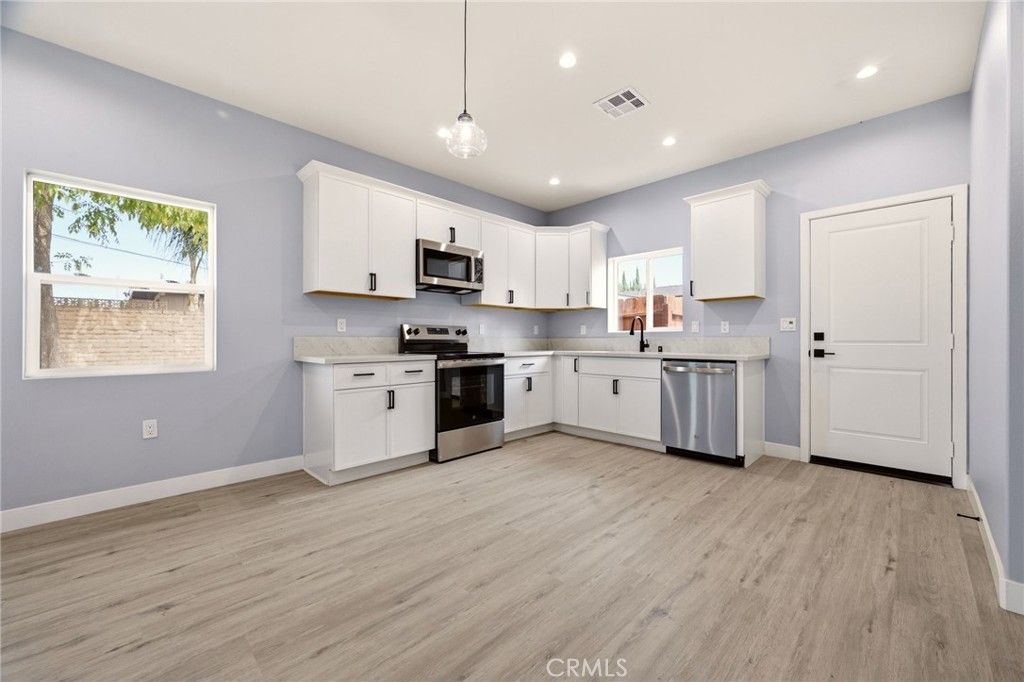 Image 25 of property listing at 1050 W Olive Street, Corona, CA 92882