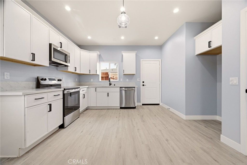 Image 26 of property listing at 1050 W Olive Street, Corona, CA 92882