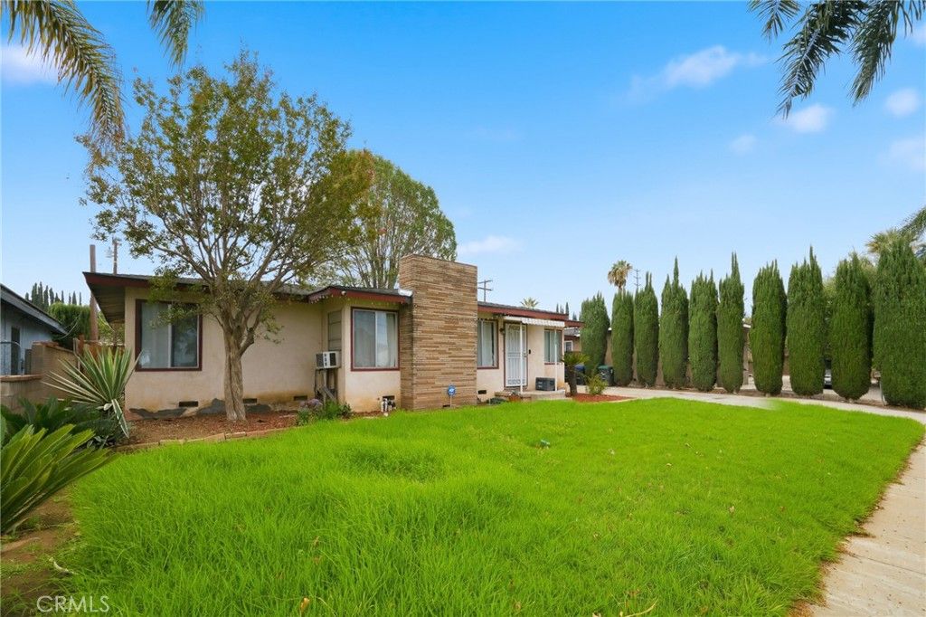 Image 4 of property listing at 1050 W Olive Street, Corona, CA 92882