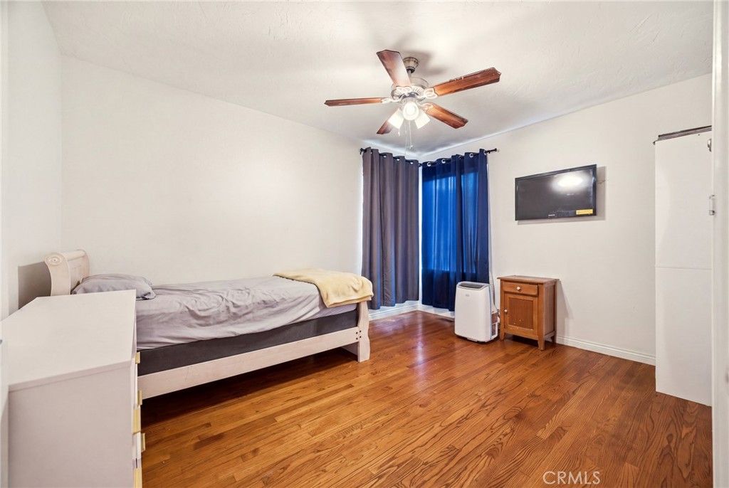 Image 8 of property listing at 1050 W Olive Street, Corona, CA 92882
