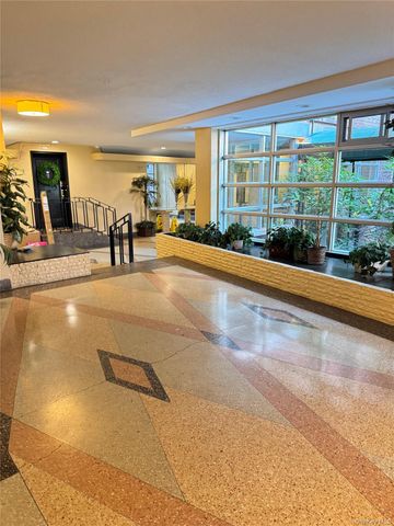 118-60 Metropolitan Avenue 1J, Kew Gardens, NY 11415