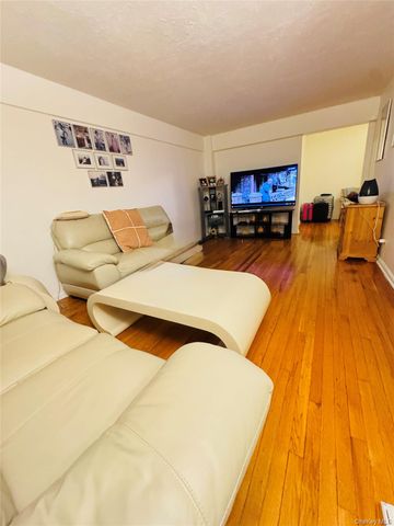 118-60 Metropolitan Avenue 1J, Kew Gardens, NY 11415