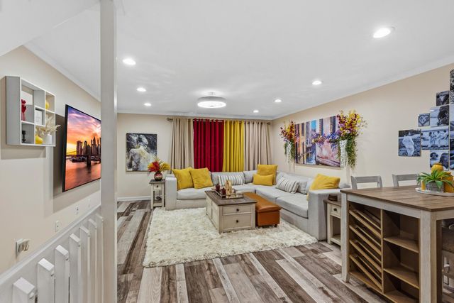 2101 Tamarin Drive, 11B, Columbus, OH 43235