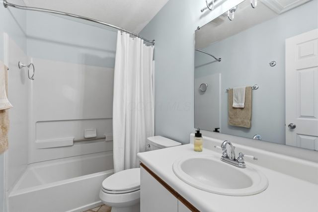 2101 Tamarin Drive, 11B, Columbus, OH 43235