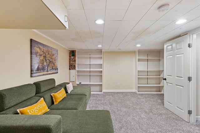 2101 Tamarin Drive, 11B, Columbus, OH 43235