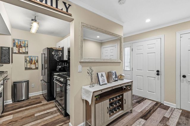 2101 Tamarin Drive, 11B, Columbus, OH 43235