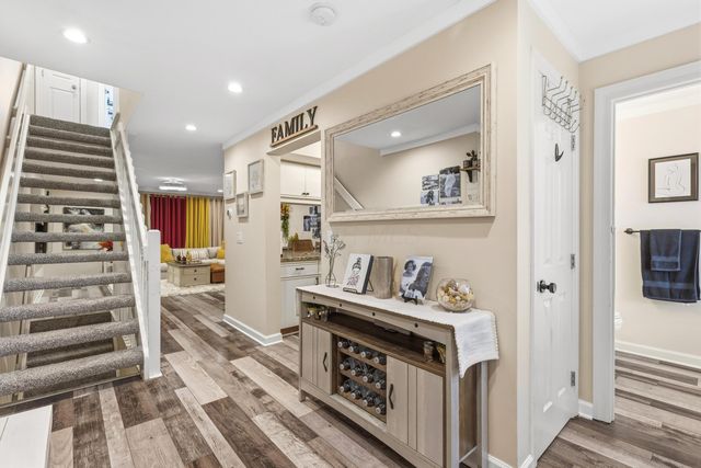 2101 Tamarin Drive, 11B, Columbus, OH 43235