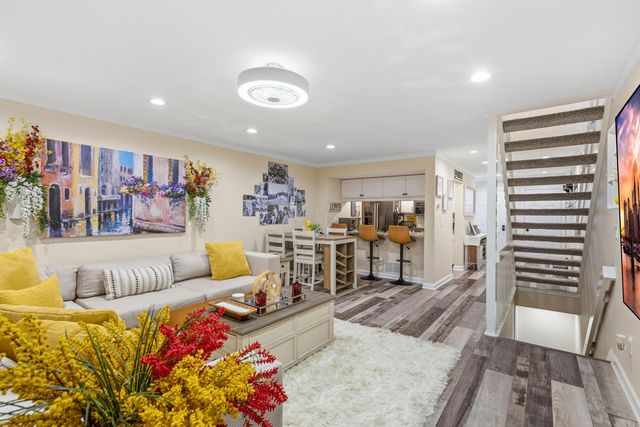 2101 Tamarin Drive, 11B, Columbus, OH 43235