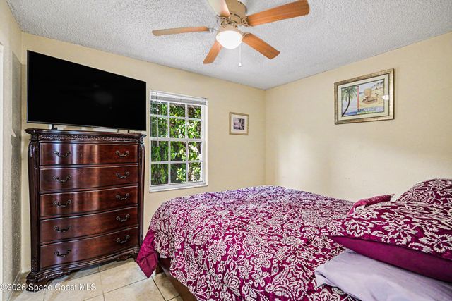866 Wateroak Drive NE, Palm Bay, FL 32905