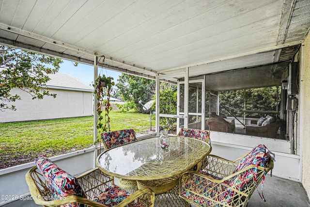 866 Wateroak Drive NE, Palm Bay, FL 32905