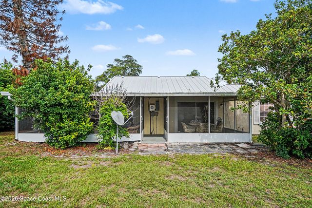 866 Wateroak Drive NE, Palm Bay, FL 32905