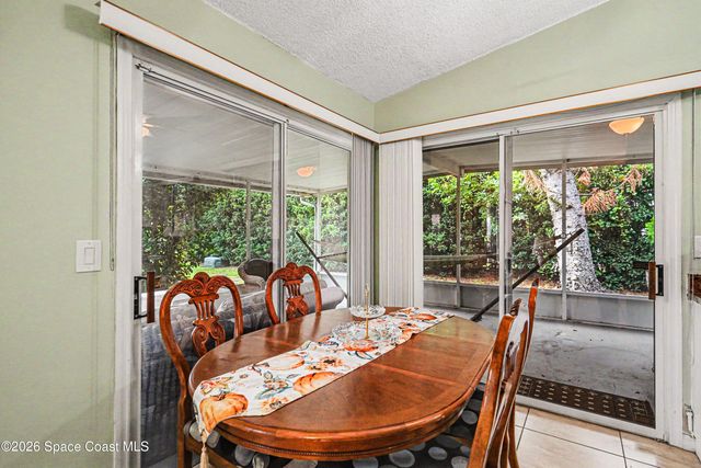866 Wateroak Drive NE, Palm Bay, FL 32905