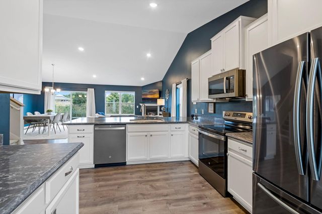 15135 Emory Circle, Apple Valley, MN 55124